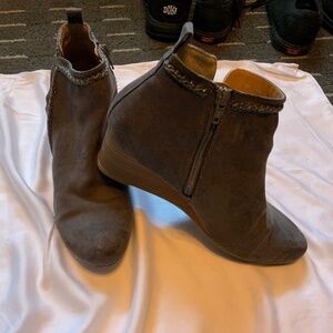 Blythe Whipstitch Wedge DV8